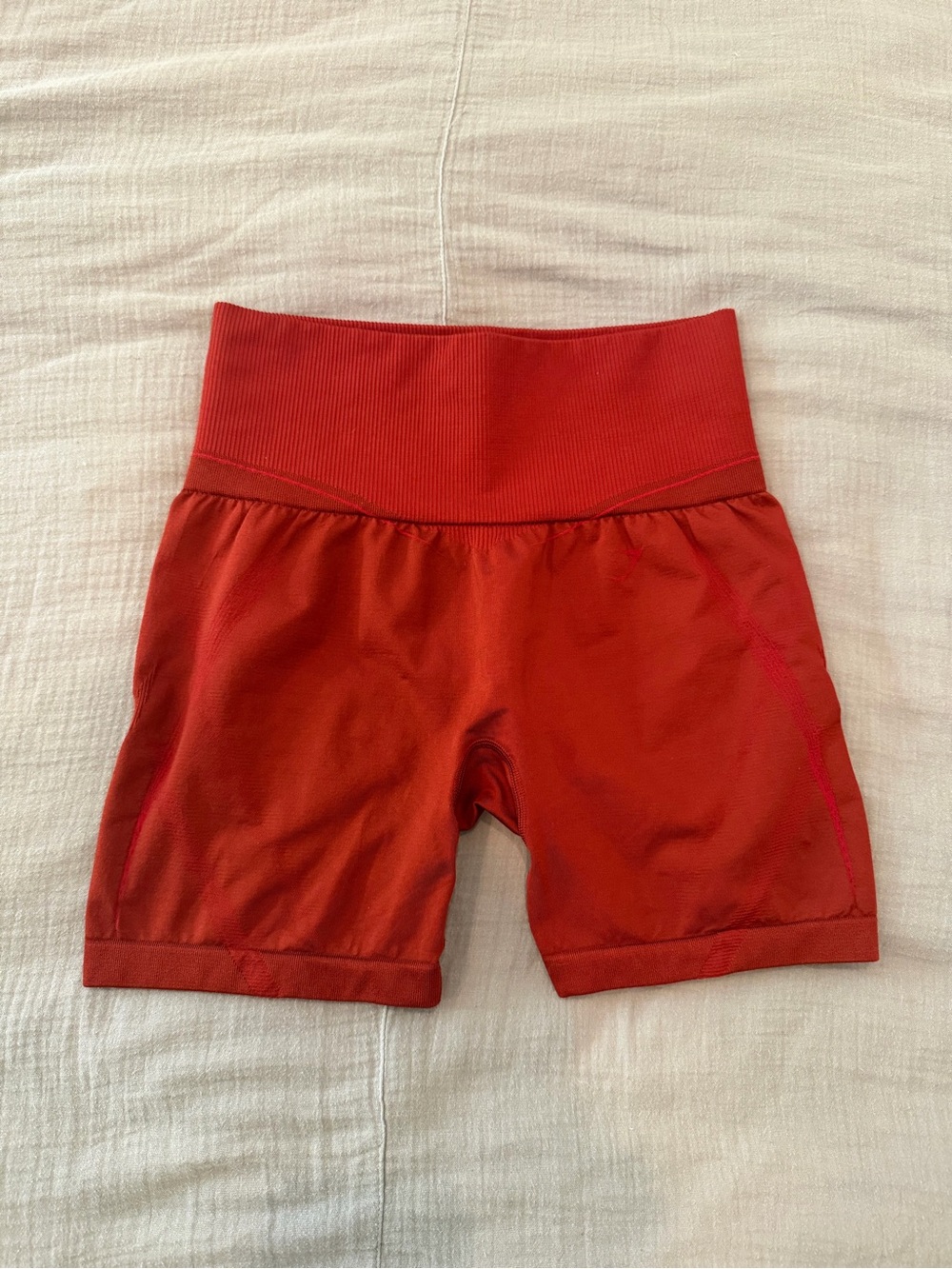 Gymshark analis High-Waist Athletic Shorts (sold out)